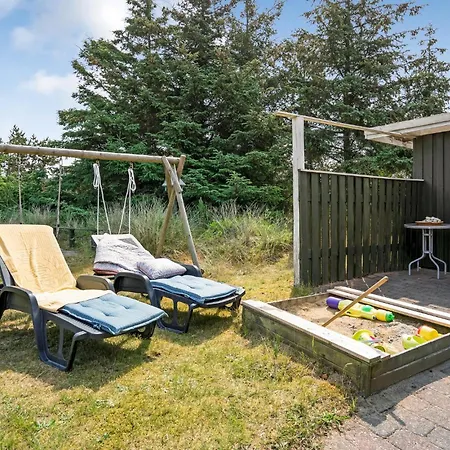 Amazing In Hvide Sande With Sauna בית נופש Bjerregård